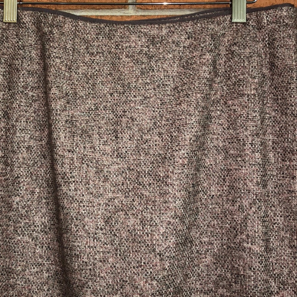 🎻SALVATORE FERRAGAMO🎻 TWEED PENCIL SKIRT🎻 - Picture 4 of 8